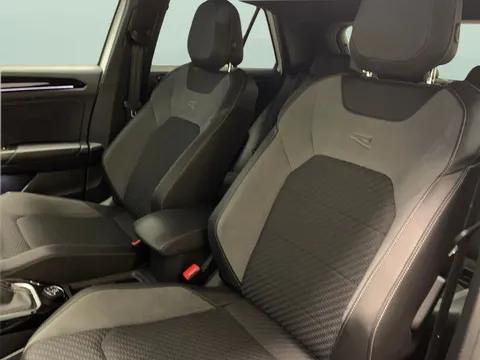 Thumbnail image for the Volkswagen T-Roc 2.0 TSI R   DSG 4Motion