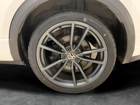 Thumbnail image for the Volkswagen T-Roc 2.0 TSI R   DSG 4Motion