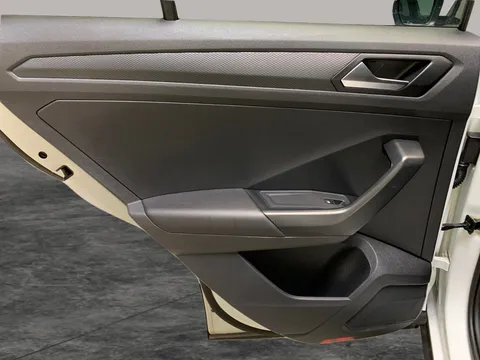 Thumbnail image for the Volkswagen T-Roc 2.0 TSI R   DSG 4Motion