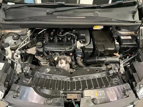 Thumbnail image for the Vauxhall Crossland X 1.2 SRi Nav