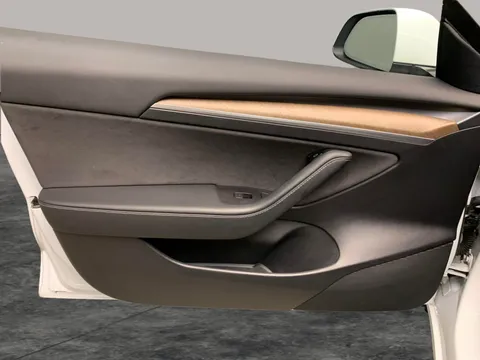 Thumbnail image for the Tesla Model 3 (Dual Motor) Long Range   4WDE