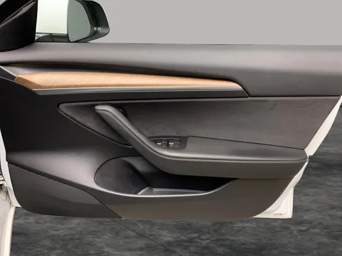 Thumbnail image for the Tesla Model 3 (Dual Motor) Long Range   4WDE