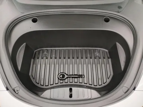 Thumbnail image for the Tesla Model 3 (Dual Motor) Long Range   4WDE
