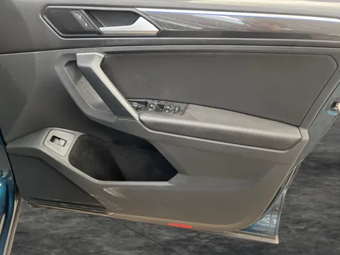 Thumbnail image for the Volkswagen Tiguan 2.0 TDI Elegance   DSG