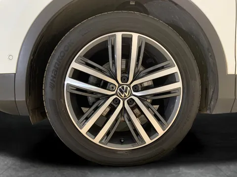 Thumbnail image for the Volkswagen Tiguan 1.5 TSI Elegance   DSG