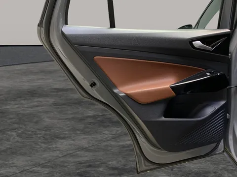 Thumbnail image for the Volkswagen Id.4 Pro Performance 77kWh Life