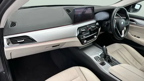 Thumbnail image for the BMW 5 Series 2.0 530e 12kWh SE   Plug-in  Steptronic