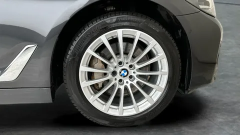 Thumbnail image for the BMW 5 Series 2.0 530e 12kWh SE   Plug-in  Steptronic