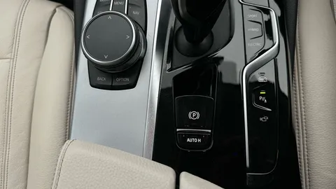 Thumbnail image for the BMW 5 Series 2.0 530e 12kWh SE   Plug-in  Steptronic