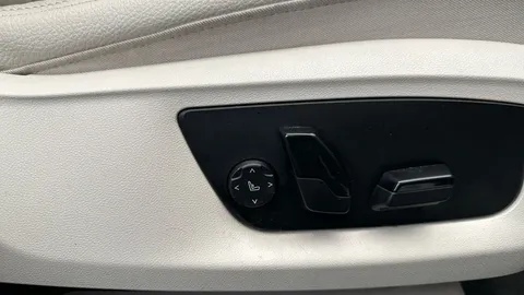 Thumbnail image for the BMW 5 Series 2.0 530e 12kWh SE   Plug-in  Steptronic