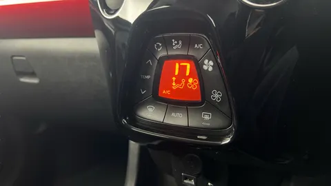 Thumbnail image for the Toyota AYGO 1.0 VVT-i x-clusiv
