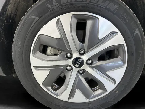 Thumbnail image for the Kia Niro 64kWh 4+
