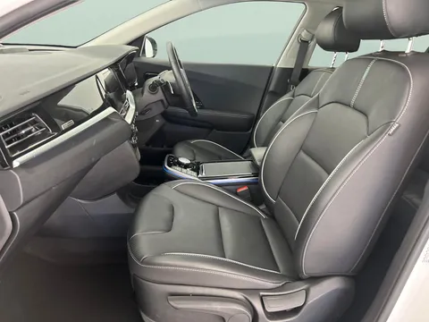 Thumbnail image for the Kia Niro 64kWh 4+