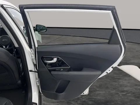 Thumbnail image for the Kia Niro 64kWh 4+