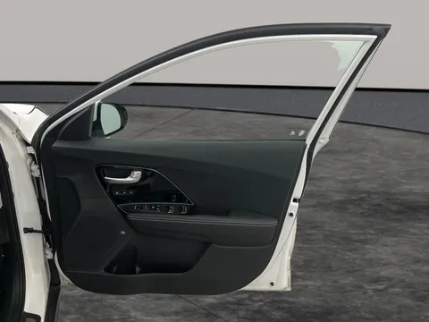 Thumbnail image for the Kia Niro 64kWh 4+