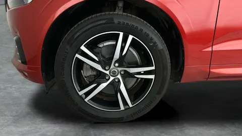 Thumbnail image for the Volvo XC60 2.0 B5 MHEV R-Design