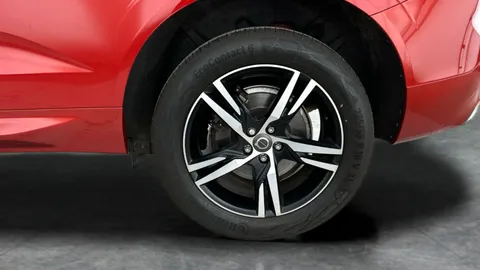 Thumbnail image for the Volvo XC60 2.0 B5 MHEV R-Design