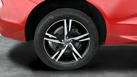 Thumbnail image for the Volvo XC60 2.0 B5 MHEV R-Design