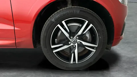 Thumbnail image for the Volvo XC60 2.0 B5 MHEV R-Design