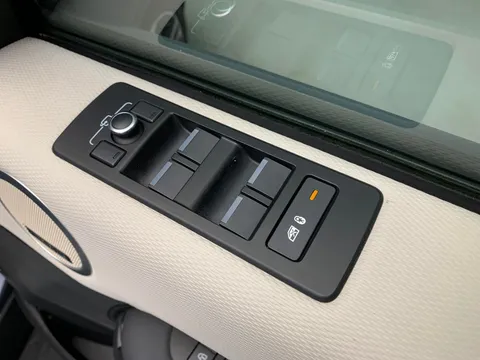 Thumbnail image for the Land Rover Discovery 3.0 D300 MHEV R-Dynamic HSE   4WD