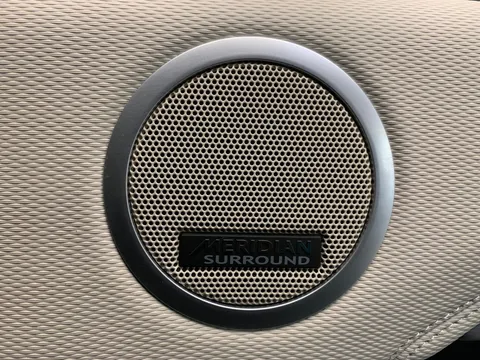 Thumbnail image for the Land Rover Discovery 3.0 D300 MHEV R-Dynamic HSE   4WD