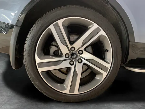 Thumbnail image for the Land Rover Discovery 3.0 D300 MHEV R-Dynamic HSE   4WD