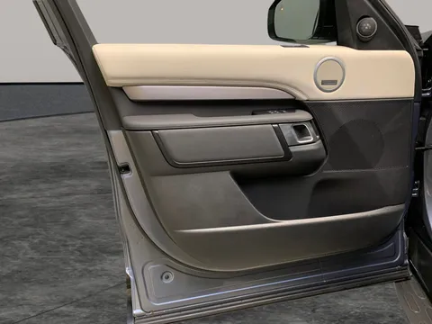 Thumbnail image for the Land Rover Discovery 3.0 D300 MHEV R-Dynamic HSE   4WD