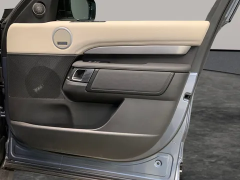 Thumbnail image for the Land Rover Discovery 3.0 D300 MHEV R-Dynamic HSE   4WD