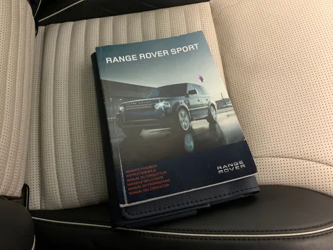 Thumbnail image for the Land Rover Discovery 3.0 D300 MHEV R-Dynamic HSE   4WD