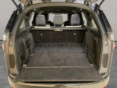 Thumbnail image for the Land Rover Discovery 3.0 D300 MHEV R-Dynamic HSE   4WD