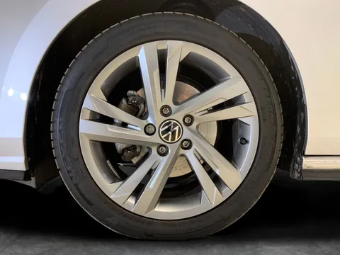 Thumbnail image for the Volkswagen Golf 1.5 TSI R-Line