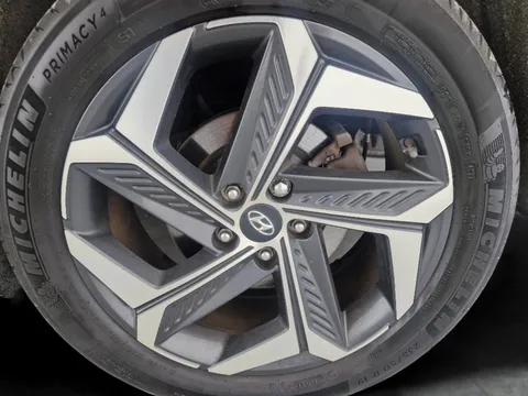 Thumbnail image for the Hyundai Tucson 1.6 h T-GDi 13.8kWh Ultimate   Plug-in  4WD