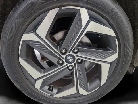 Thumbnail image for the Hyundai Tucson 1.6 h T-GDi 13.8kWh Ultimate   Plug-in  4WD