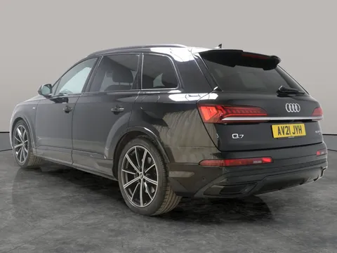Thumbnail image for the Audi Q7 3.0 TFSIe V6 55 Black Edition   Plug-in  Tiptronic quattro   17.9kWh