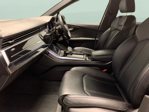 Thumbnail image for the Audi Q7 3.0 TFSIe V6 55 Black Edition   Plug-in  Tiptronic quattro   17.9kWh