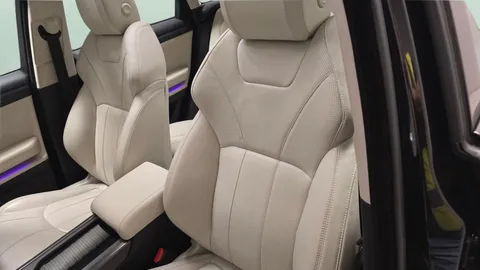 Thumbnail image for the Land Rover Range Rover Evoque 2.0 TD4 HSE Dynamic   4WD