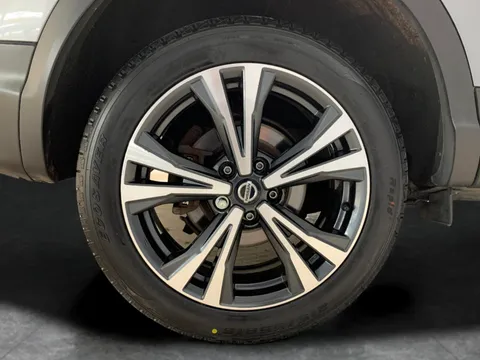 Thumbnail image for the Nissan Qashqai 1.3 DIG-T N-Connecta