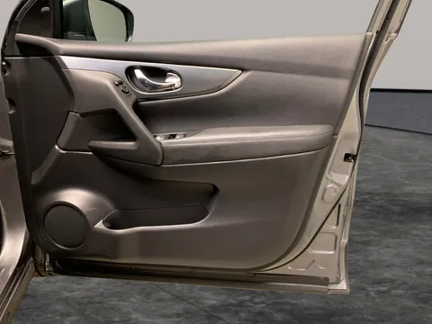 Thumbnail image for the Nissan Qashqai 1.3 DIG-T N-Connecta