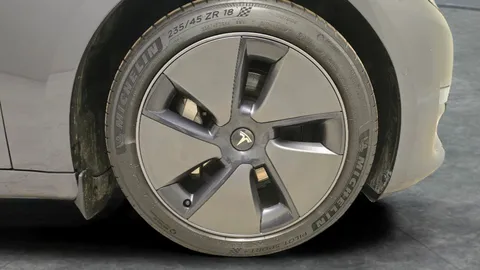 Thumbnail image for the Tesla Model 3 (Dual Motor) Long Range   4WDE