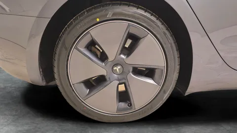 Thumbnail image for the Tesla Model 3 (Dual Motor) Long Range   4WDE