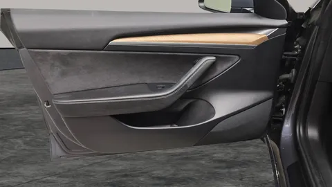 Thumbnail image for the Tesla Model 3 (Dual Motor) Long Range   4WDE