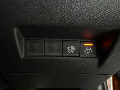 Thumbnail image for the Peugeot E-2008 50kWh GT   (7kW Charger)