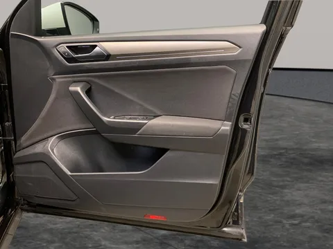 Thumbnail image for the Volkswagen T-Roc 1.0 TSI Design