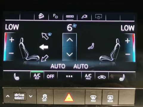 Thumbnail image for the Audi E-Tron 50 Technik   quattro 71.2kWh (11kW Charger)