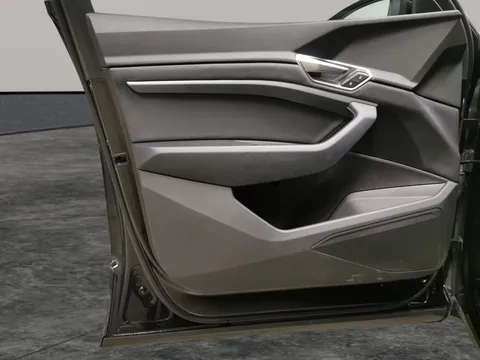 Thumbnail image for the Audi E-Tron 50 Technik   quattro 71.2kWh (11kW Charger)