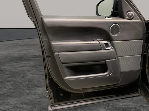Thumbnail image for the Land Rover Range Rover Sport 2.0 P400e 13.1kWh HSE Dynamic Black   Plug-in  4WD