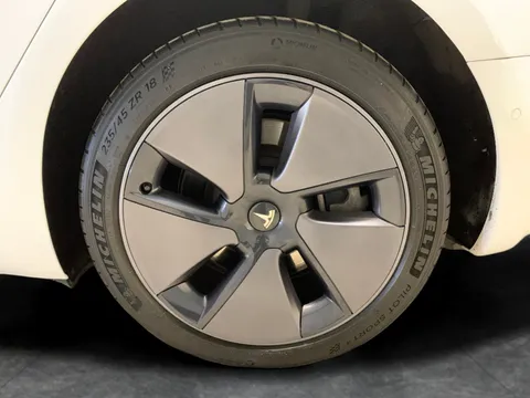 Thumbnail image for the Tesla Model 3 (Dual Motor) Long Range   4WDE