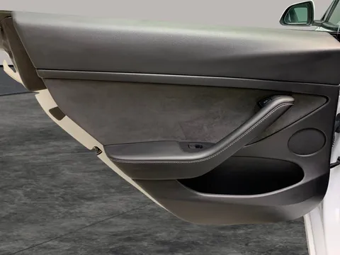 Thumbnail image for the Tesla Model 3 (Dual Motor) Long Range   4WDE