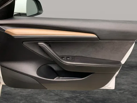 Thumbnail image for the Tesla Model 3 (Dual Motor) Long Range   4WDE