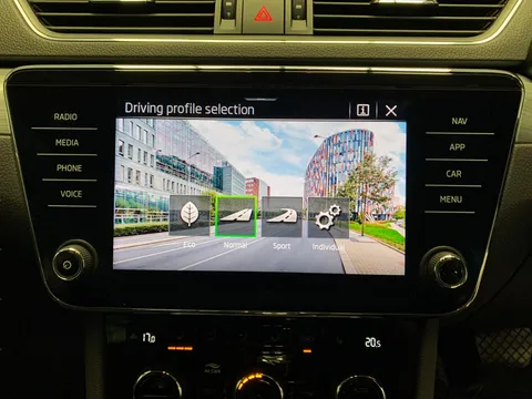 Thumbnail image for the Škoda Superb 1.5 TSI ACT SE Technology   DSG